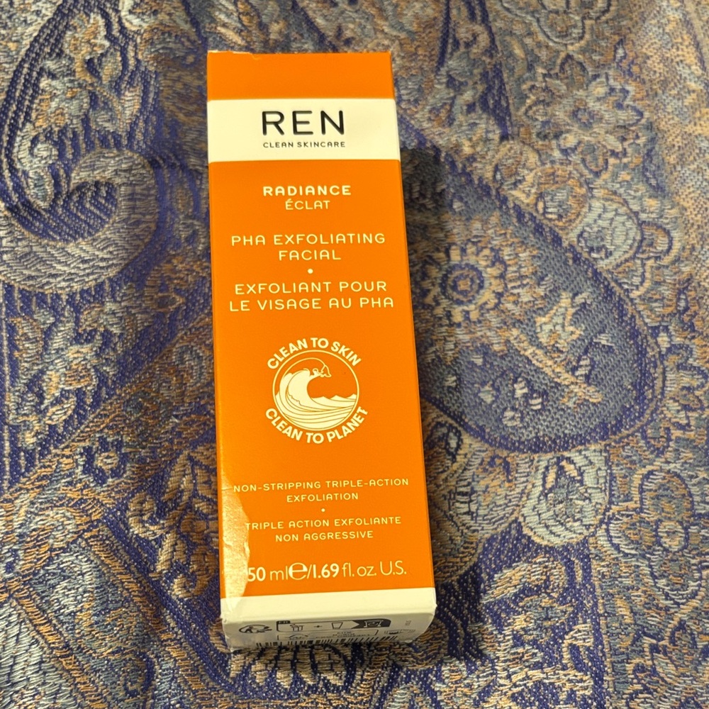 REN Clean Skincare Radiance PHA Exfoliating Facial - Orange